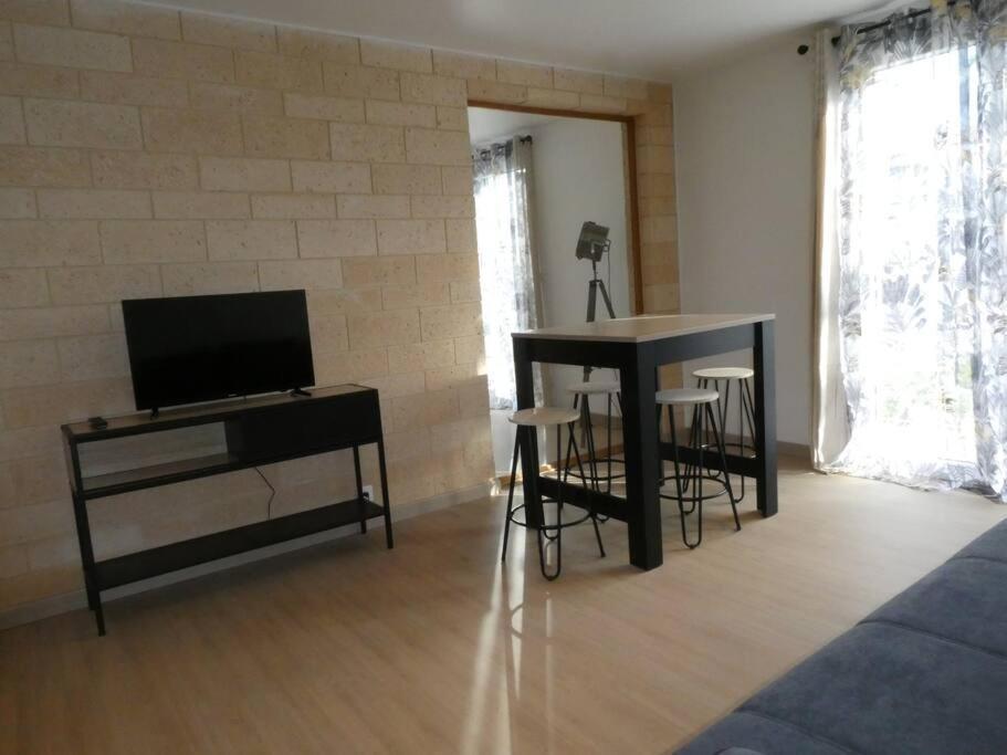 Manava Apartment Claveyson Екстериор снимка